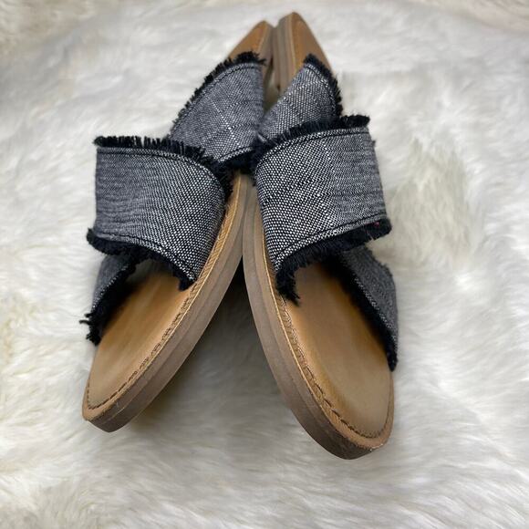 TOMS Viv Black Slide Sandals 7 - Picture 6 of 8